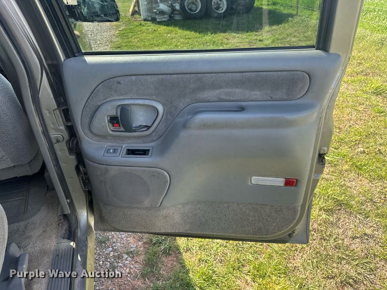 image for item EJ8658 1998 Chevrolet Suburban 1500 SUV