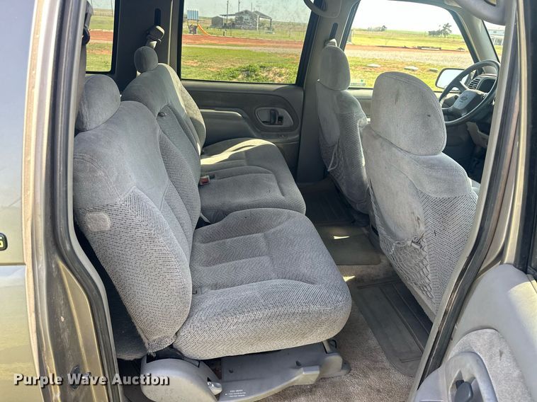 image for item EJ8658 1998 Chevrolet Suburban 1500 SUV