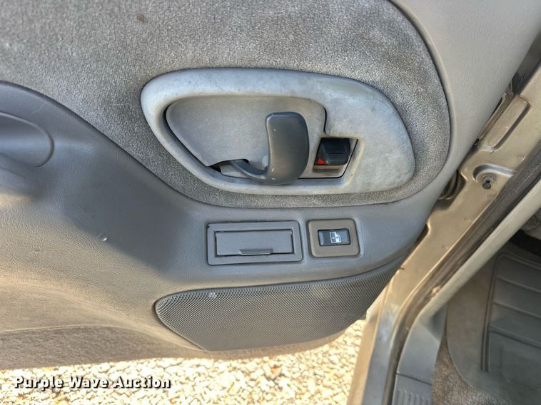 image for item EJ8658 1998 Chevrolet Suburban 1500 SUV