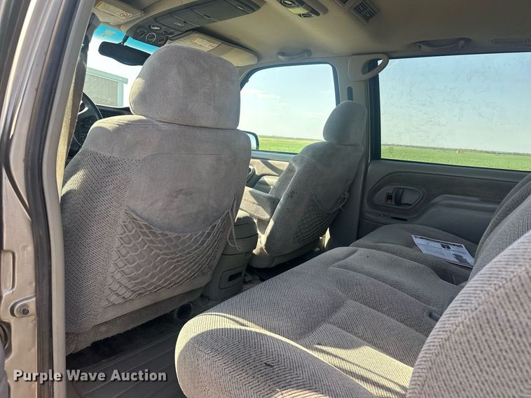image for item EJ8658 1998 Chevrolet Suburban 1500 SUV