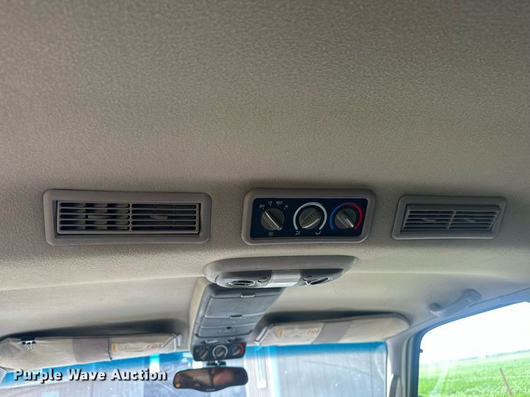 image for item EJ8658 1998 Chevrolet Suburban 1500 SUV