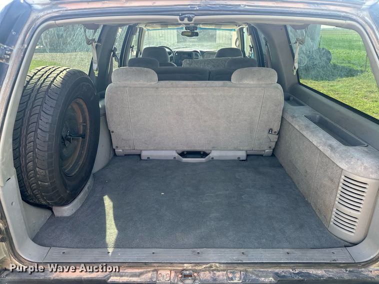 image for item EJ8658 1998 Chevrolet Suburban 1500 SUV