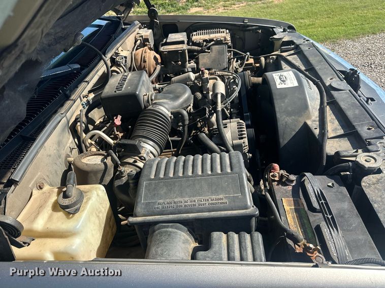 image for item EJ8658 1998 Chevrolet Suburban 1500 SUV