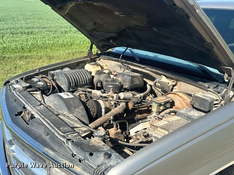 image for item EJ8658 1998 Chevrolet Suburban 1500 SUV