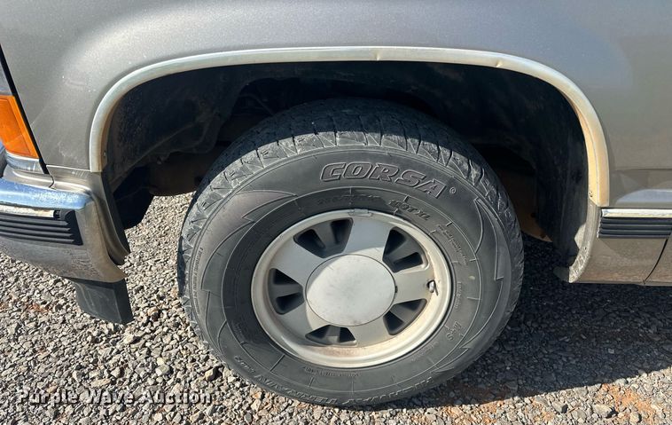 image for item EJ8658 1998 Chevrolet Suburban 1500 SUV