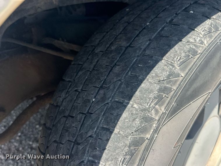 image for item EJ8658 1998 Chevrolet Suburban 1500 SUV