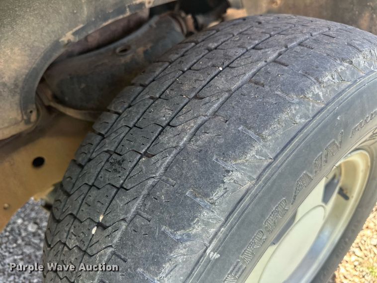 image for item EJ8658 1998 Chevrolet Suburban 1500 SUV