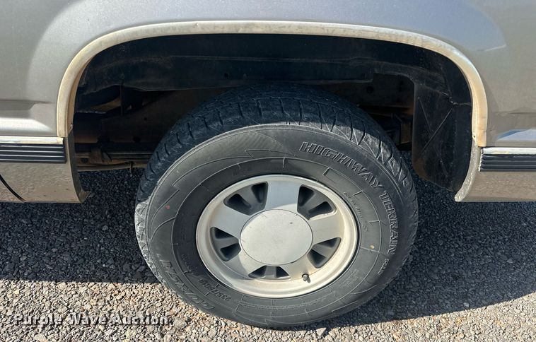 image for item EJ8658 1998 Chevrolet Suburban 1500 SUV