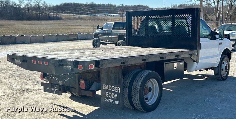 image for item EK2708 2002 Ford F450 Super Duty flatbed truck
