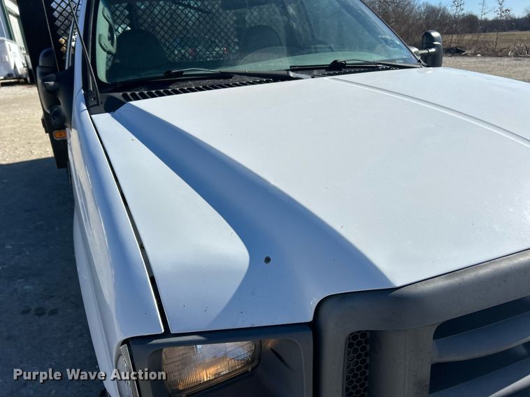 image for item EK2708 2002 Ford F450 Super Duty flatbed truck