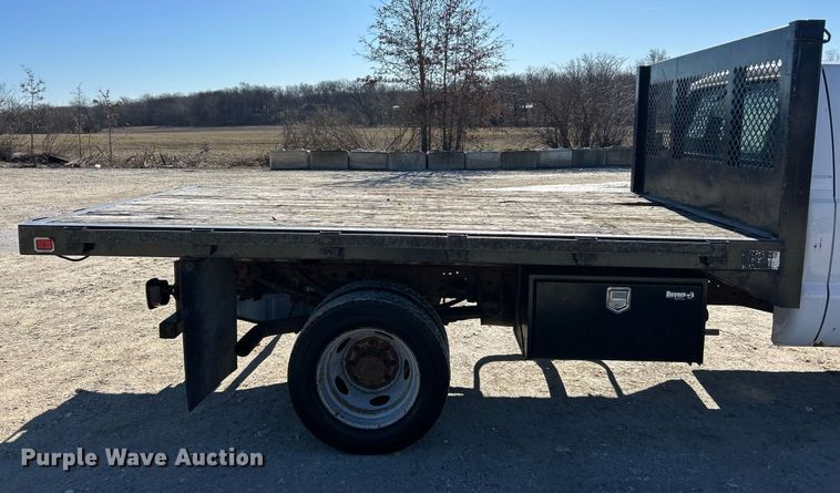 image for item EK2708 2002 Ford F450 Super Duty flatbed truck