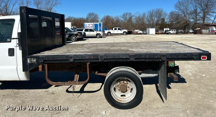 image for item EK2708 2002 Ford F450 Super Duty flatbed truck