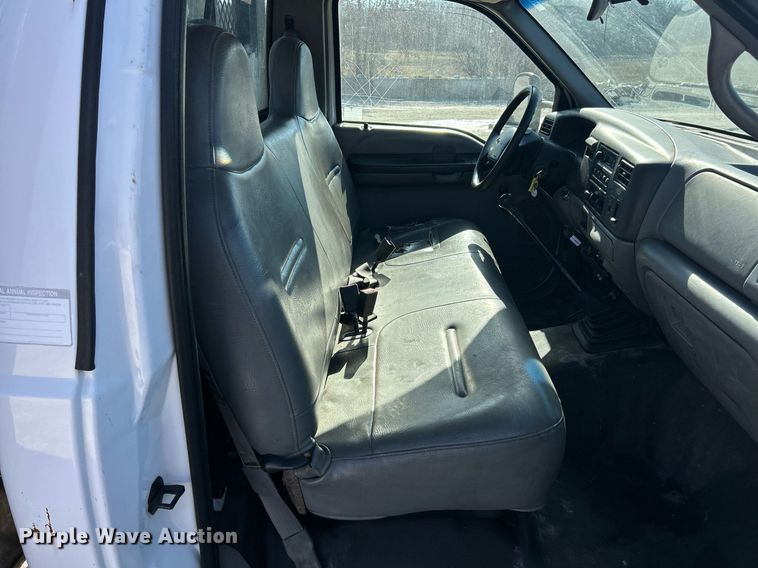 image for item EK2708 2002 Ford F450 Super Duty flatbed truck