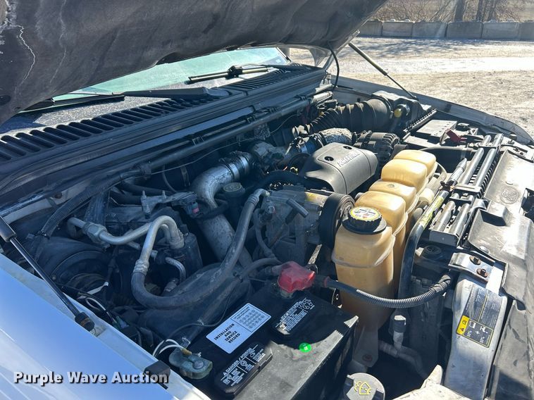 image for item EK2708 2002 Ford F450 Super Duty flatbed truck