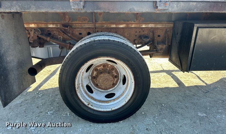 image for item EK2708 2002 Ford F450 Super Duty flatbed truck