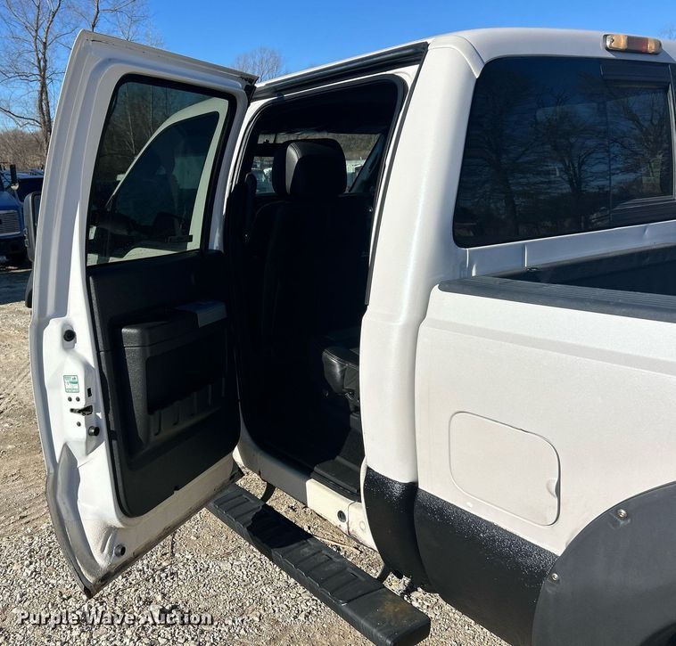 image for item EK2709 2014 Ford F350 Super Duty Lariat Crew Cab pickup truck