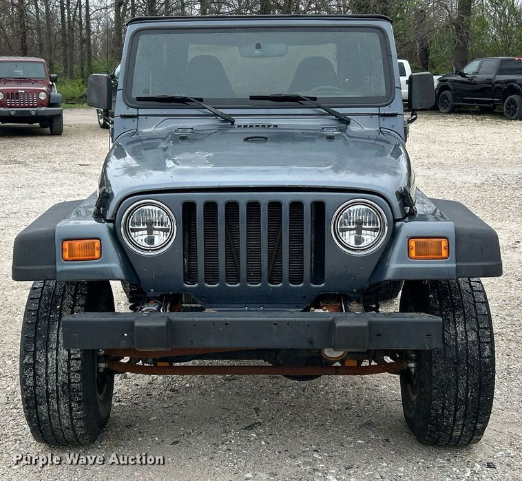 image for item EK2842 2002 Jeep Wrangler SUV