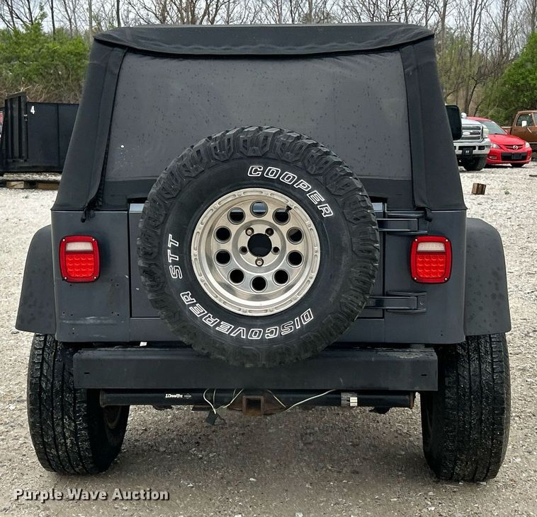 image for item EK2842 2002 Jeep Wrangler SUV