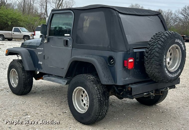 image for item EK2842 2002 Jeep Wrangler SUV