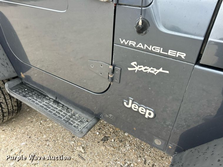 image for item EK2842 2002 Jeep Wrangler SUV