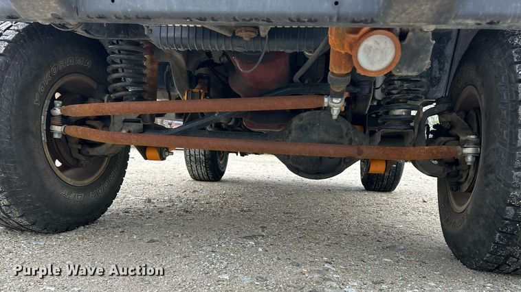 image for item EK2842 2002 Jeep Wrangler SUV