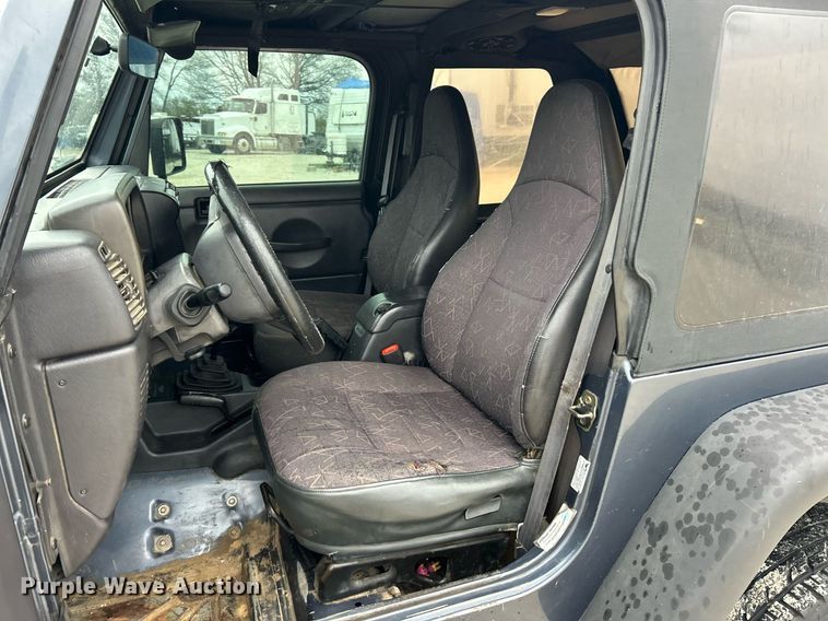 image for item EK2842 2002 Jeep Wrangler SUV