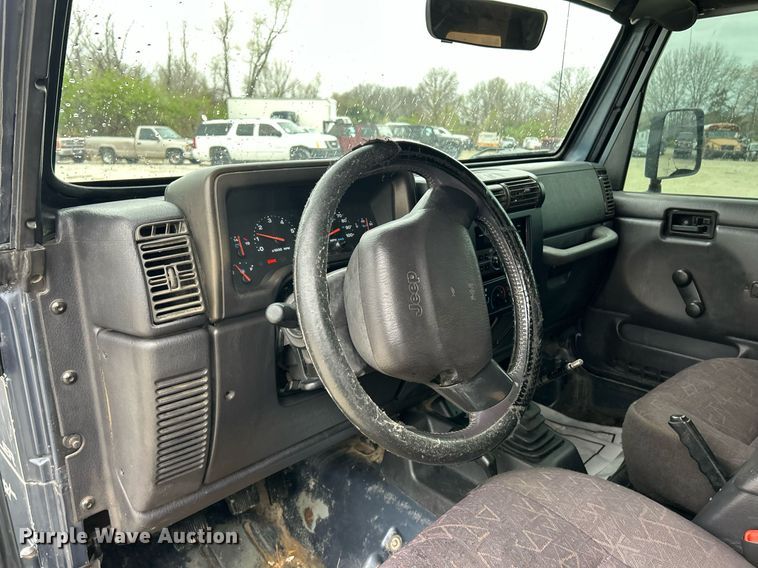 image for item EK2842 2002 Jeep Wrangler SUV