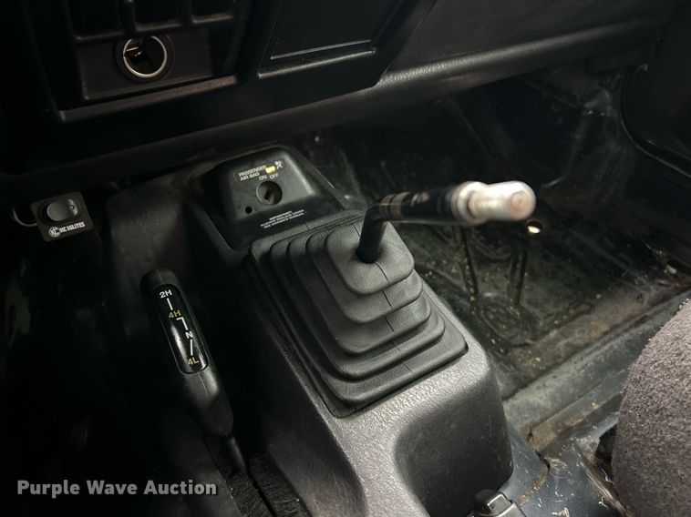 image for item EK2842 2002 Jeep Wrangler SUV