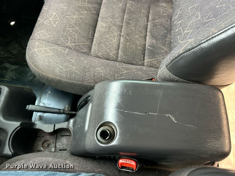 image for item EK2842 2002 Jeep Wrangler SUV