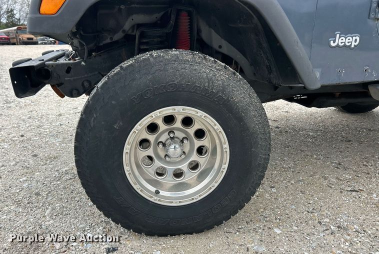 image for item EK2842 2002 Jeep Wrangler SUV