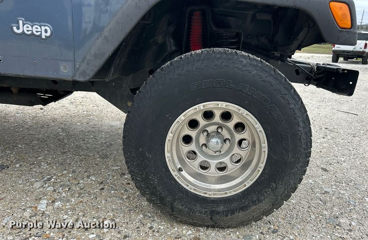 image for item EK2842 2002 Jeep Wrangler SUV