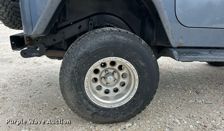 image for item EK2842 2002 Jeep Wrangler SUV