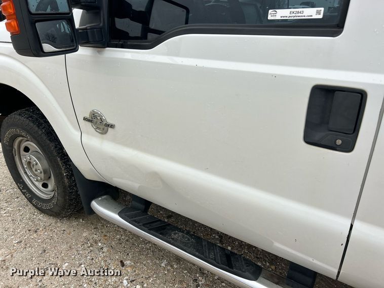 image for item EK2843 2011 Ford F350 Super Duty Crew Cab pickup truck