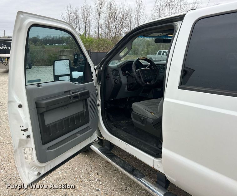 image for item EK2843 2011 Ford F350 Super Duty Crew Cab pickup truck