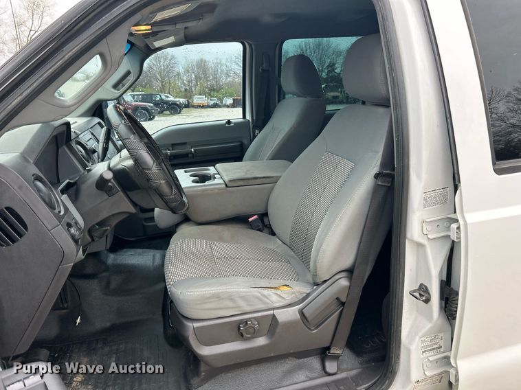 image for item EK2843 2011 Ford F350 Super Duty Crew Cab pickup truck