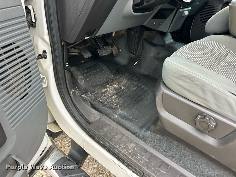 image for item EK2843 2011 Ford F350 Super Duty Crew Cab pickup truck