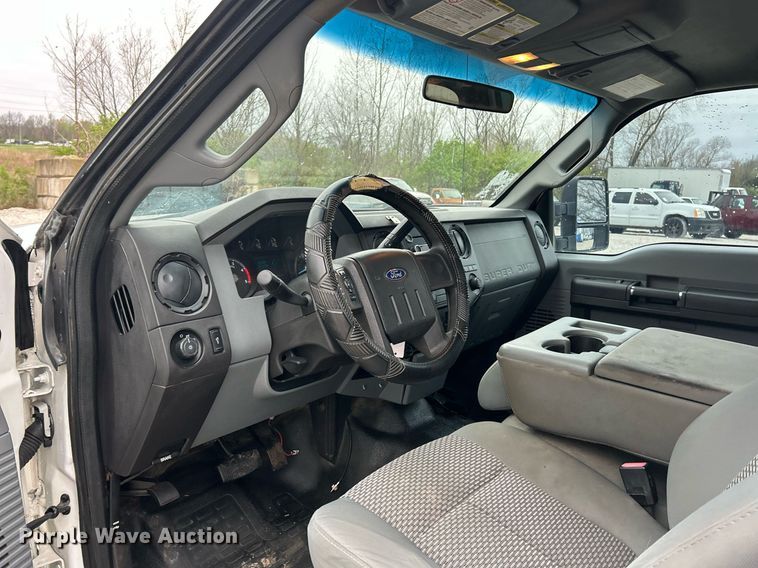 image for item EK2843 2011 Ford F350 Super Duty Crew Cab pickup truck