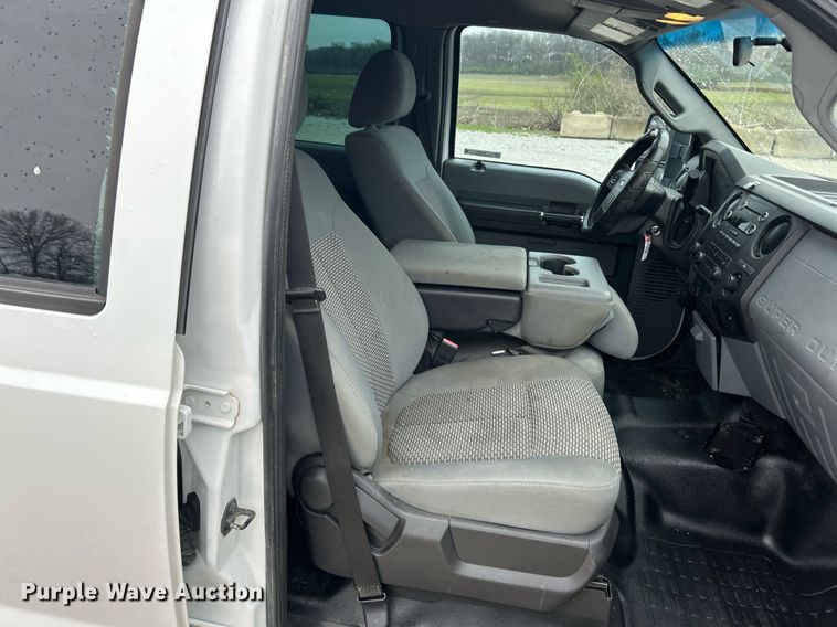 image for item EK2843 2011 Ford F350 Super Duty Crew Cab pickup truck