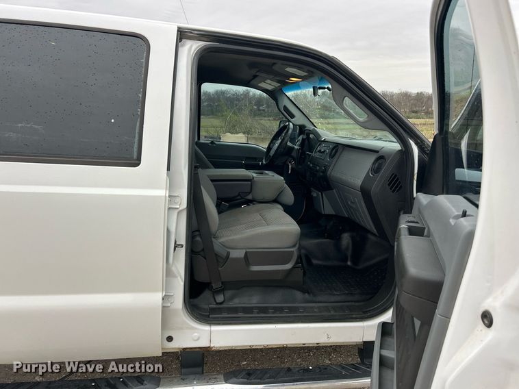 image for item EK2843 2011 Ford F350 Super Duty Crew Cab pickup truck