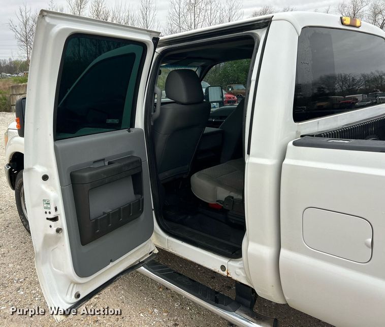 image for item EK2843 2011 Ford F350 Super Duty Crew Cab pickup truck