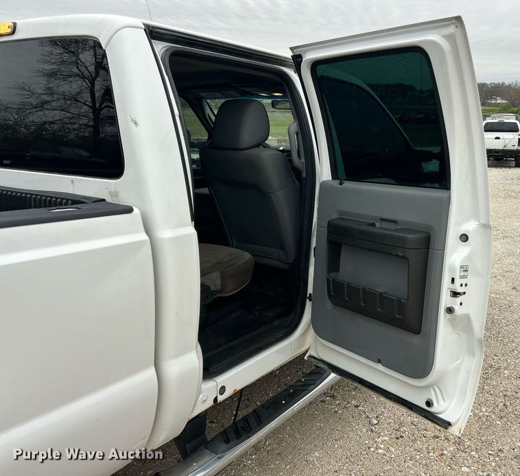 image for item EK2843 2011 Ford F350 Super Duty Crew Cab pickup truck