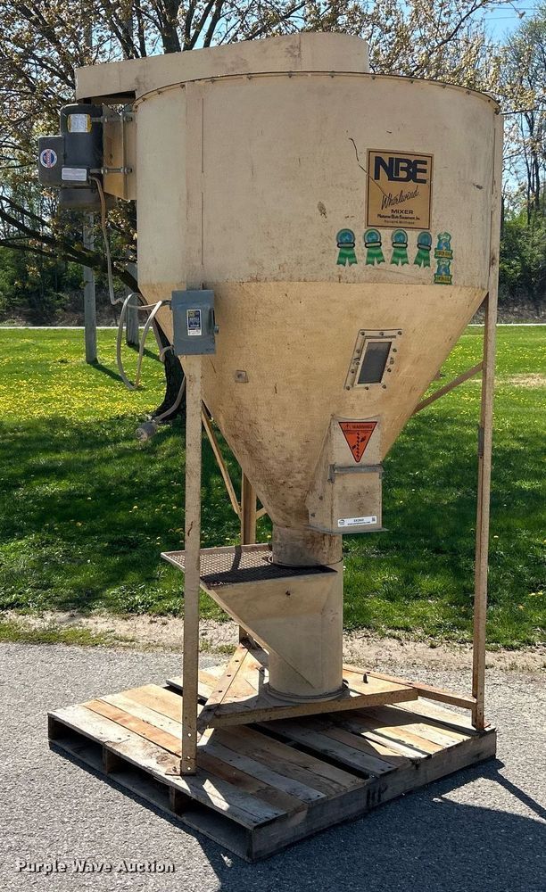 image for item EK2852 NBE Whirlwind feed mixer