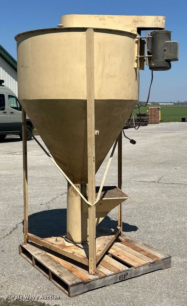 image for item EK2852 NBE Whirlwind feed mixer