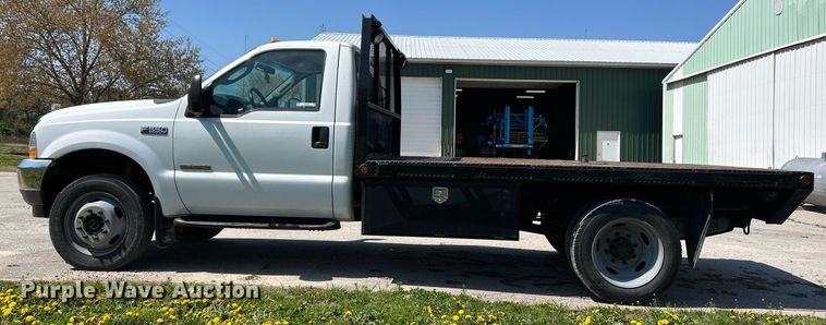image for item EK2853 2003 Ford F550  Super Duty XL flatbed truck
