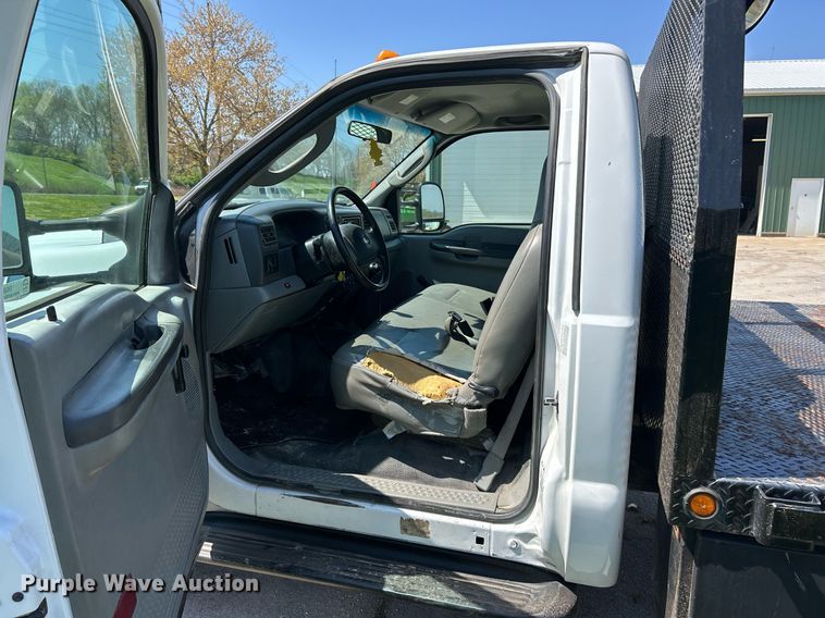 image for item EK2853 2003 Ford F550  Super Duty XL flatbed truck