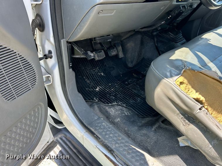 image for item EK2853 2003 Ford F550  Super Duty XL flatbed truck