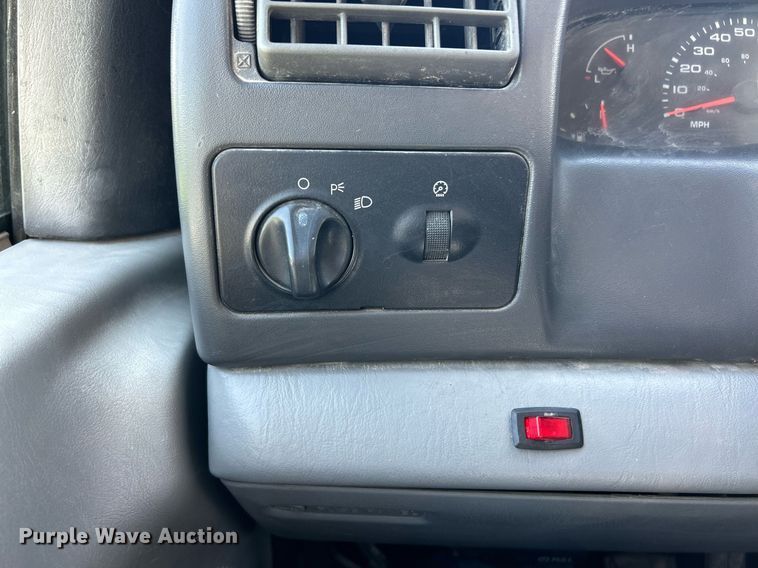 image for item EK2853 2003 Ford F550  Super Duty XL flatbed truck