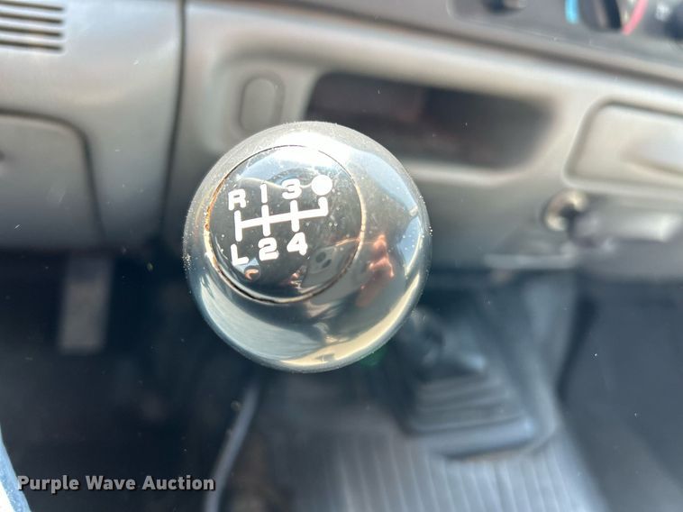 image for item EK2853 2003 Ford F550  Super Duty XL flatbed truck