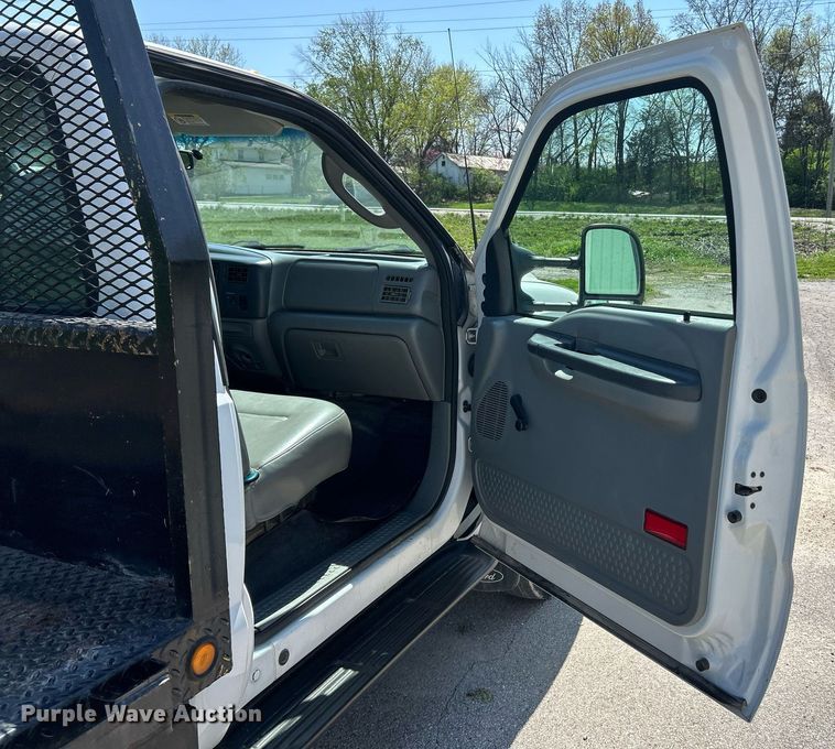 image for item EK2853 2003 Ford F550  Super Duty XL flatbed truck
