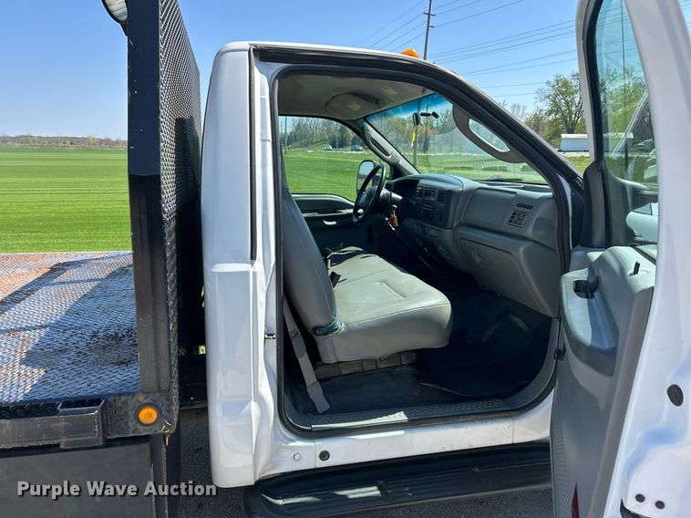 image for item EK2853 2003 Ford F550  Super Duty XL flatbed truck